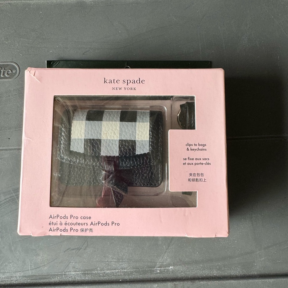 Kate Spade brand new ear pod case.
